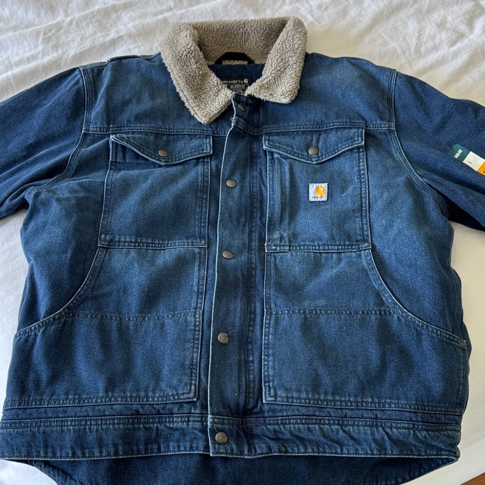 Men’s Carhartt Jean Jacket with Sherpa Collar. Size L